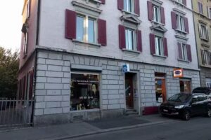 Afro Hairstylist Chicago Beauty Salon