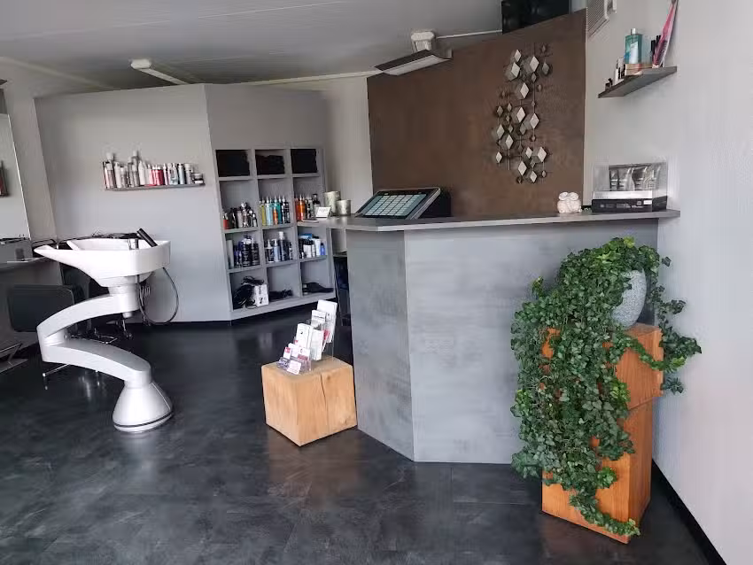 Angi&rsquo;s Hair Shop