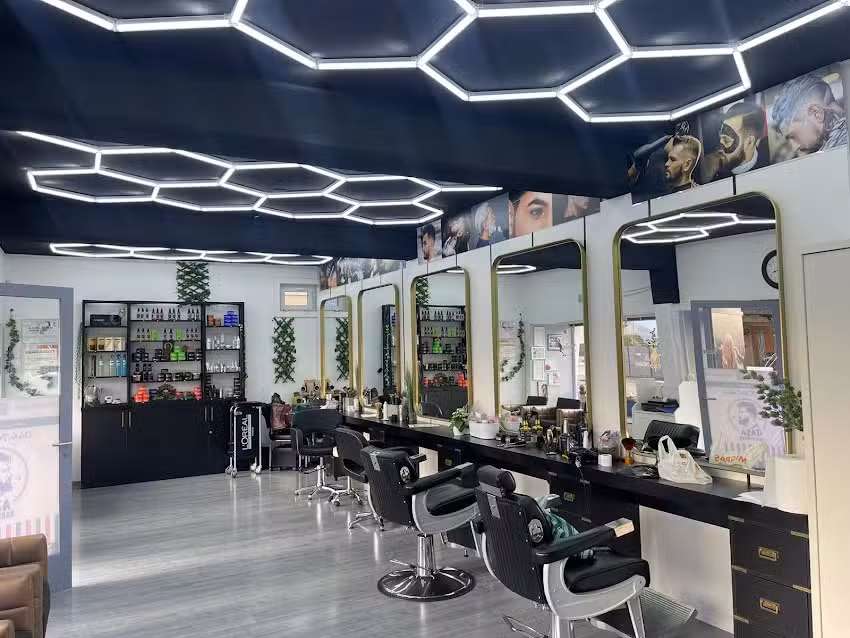 Parrucchiere e barbiere AVA