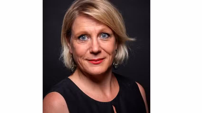 AVEDA Vevey, Rituel Hair Studio, Coiffure FEMME ET HOMME. Di lingua inglese.