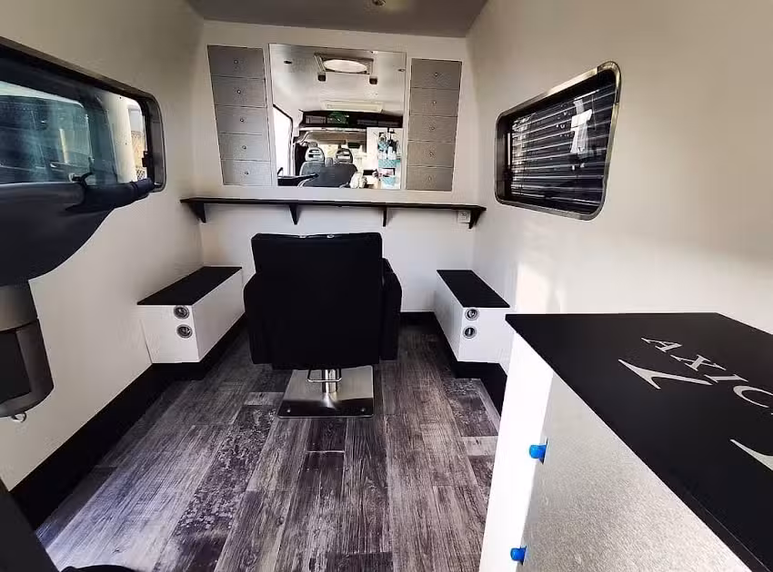 Axicia Manus HairstylistOnTheRoad