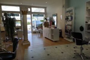 Azzurro Coiffure and Naildesign