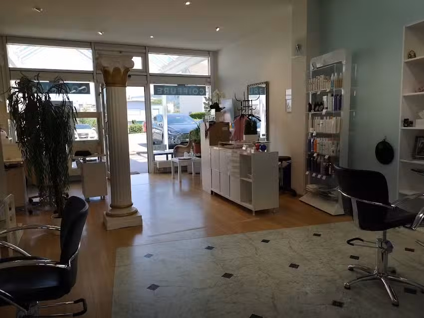 Azzurro Coiffure and Naildesign