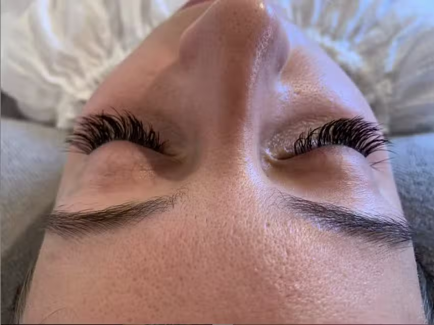 Beaut&eacute; regard Sandra : Extensions, teinture de cils & Semi-Permanent Payerne