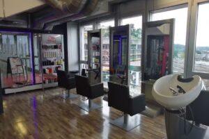 Caffelli &ndash; Coiffeur & Bar