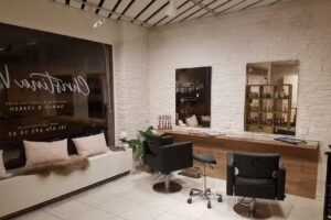 Christina Visa, truccatrice e parrucchiera