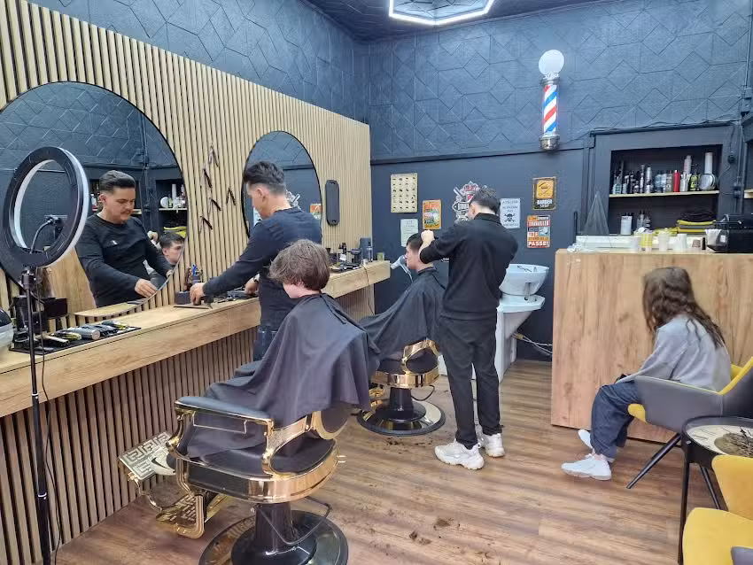 Coiffeur & Barber Fatoss pour hommes