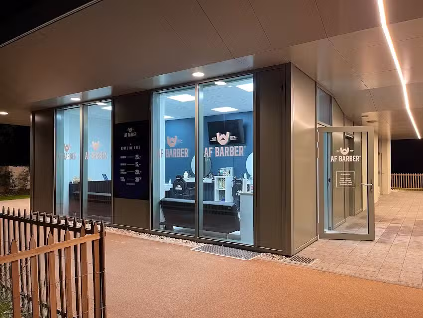 Parrucchiere e Barbiere &ndash; AF-BARBER &ndash; Ch&ecirc;ne-Bourg &ndash; salon de coiffure