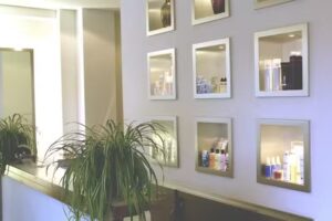 Coiffeur Du Th&eacute;&acirc;tre, studio de cosm&eacute;tique, manucure, p&eacute;dicure