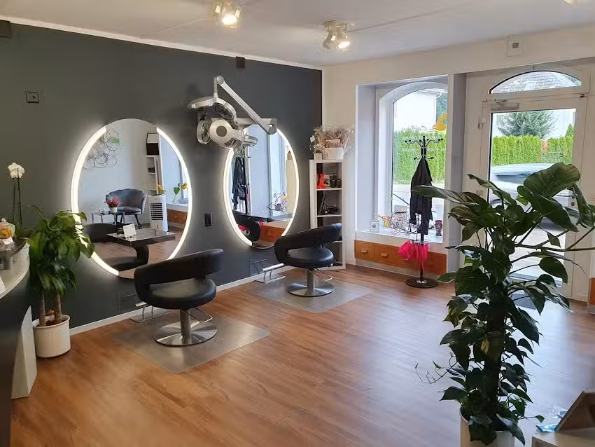 Coiffeur Gl&uuml;cksstr&auml;hne, Inhaberin Anita Weber