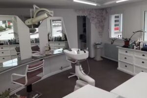 Salone di parrucchiere Haayka