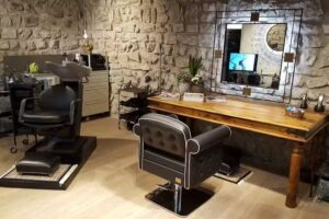 Le coiffeur Hannes Staub