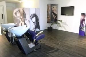 Coiffeuse au grand c&oelig;ur