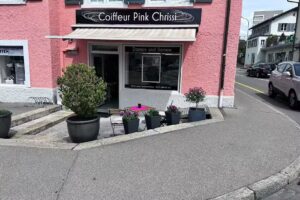 Pink Chrissi Hair Salon GmbH