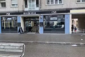Le coiffeur Saleh Seefeld