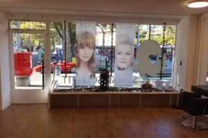 Coiffeur Sch&auml;rischnitt