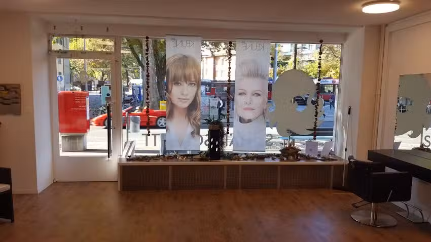 Coiffeur Sch&auml;rischnitt