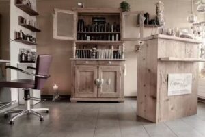 La coiffeuse Stefanie