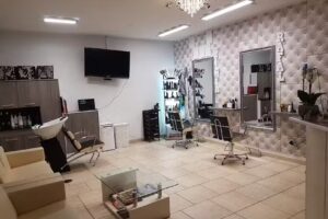 Coiffeur Sylvia oferujemy r&oacute;wnież usługi w domu klienta .