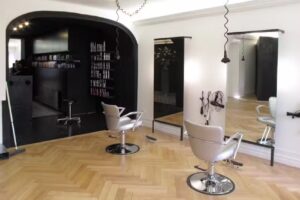 Coiffeur T&ecirc;te Noire, Lianzi Schwab Ursula