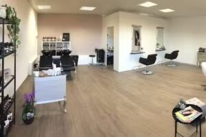 Coiffeuse tr&egrave;s belle