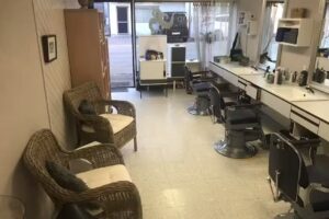 Coiffeur-Tricolor Sonja Rianda, Bahnhofstrasse 8, 8422 Pfungen