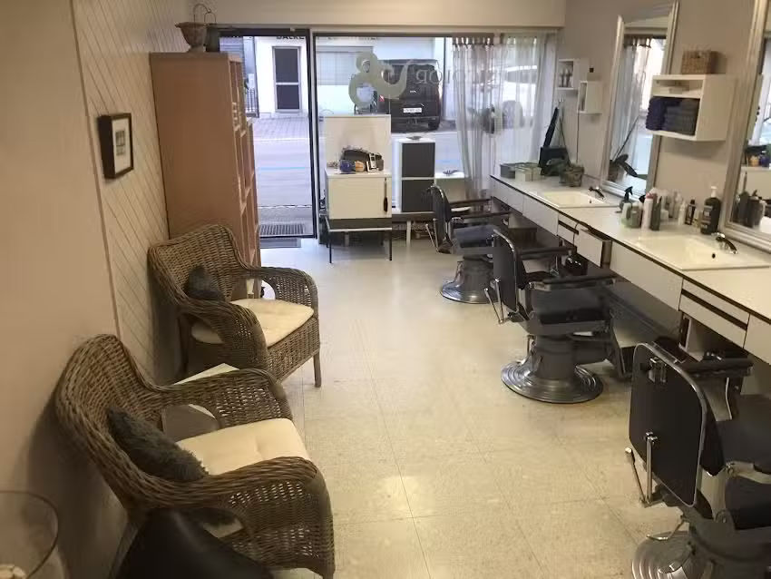 Coiffeur-Tricolor Sonja Rianda, Bahnhofstrasse 8, 8422 Pfungen