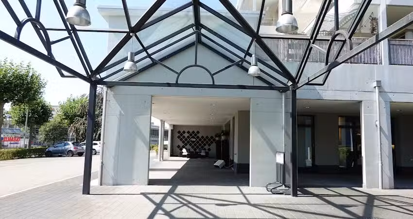 Salone di parrucchiere Rizo-Hairstyle