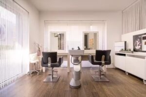 Serie fortunata dal parrucchiere &ndash; con la fortuna di Head Spa