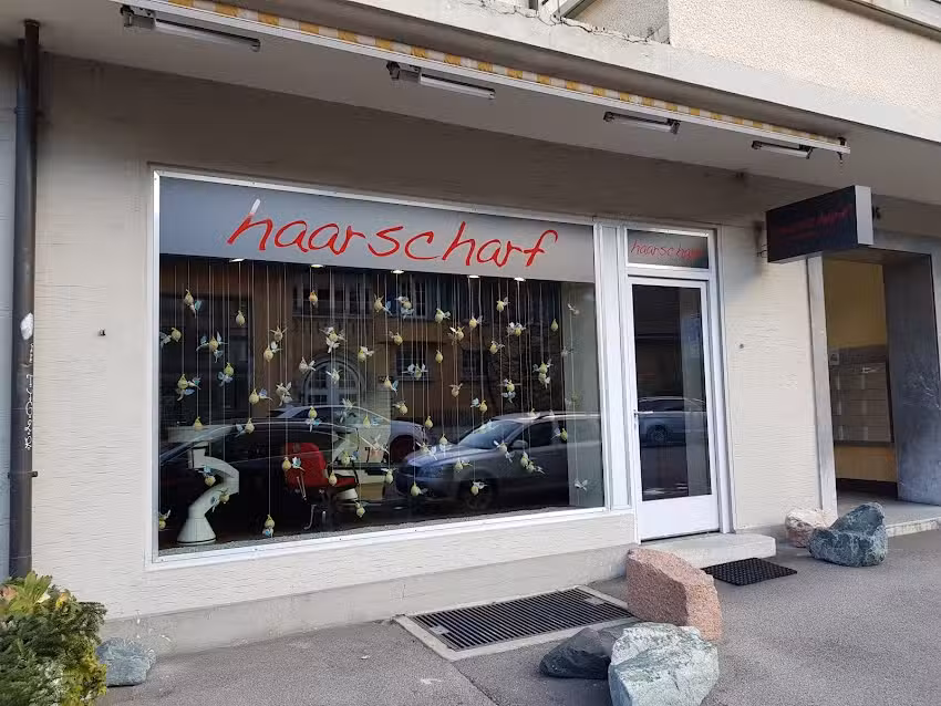 Parrucchiere Haarscharf