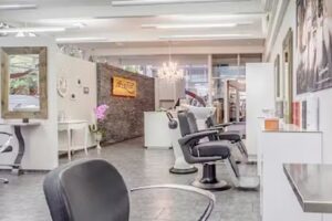 Coiffure HaarTr&auml;ff femmes & hommes