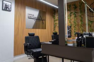 Coiffure Schnittpunkt, Signore e uomini / Barbiere