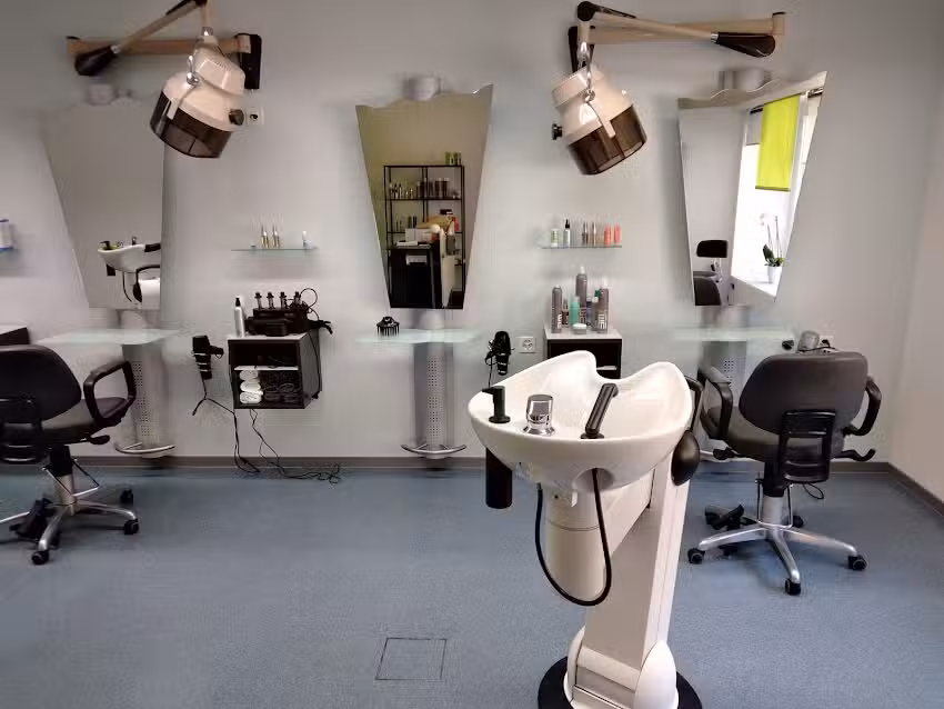 Cornelia&rsquo;s HAAR ECKE