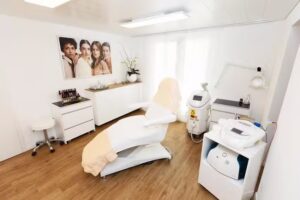 exp&eacute;rience en cosm&eacute;tiques, Anina Palpella-Morf