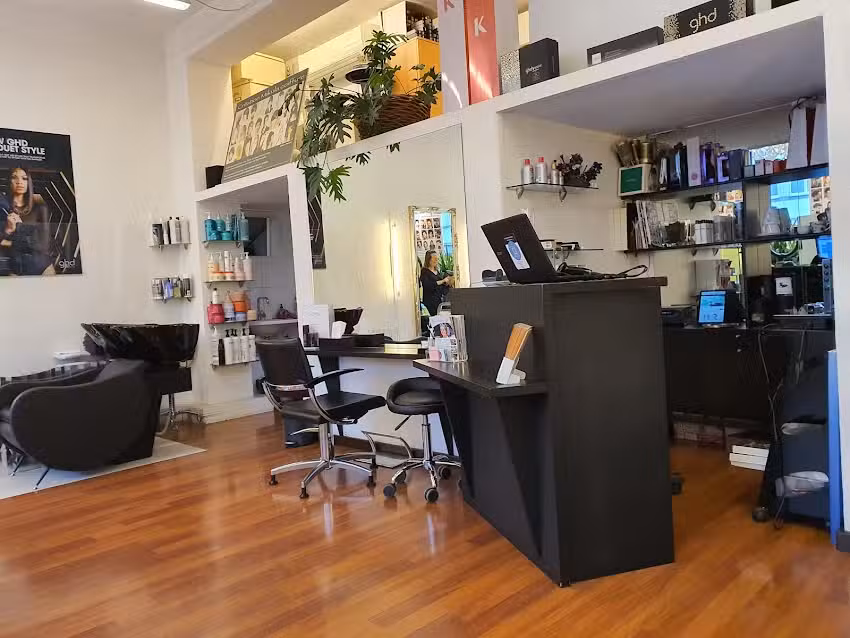 Cr&eacute;ation Mikula Coiffure GmbH