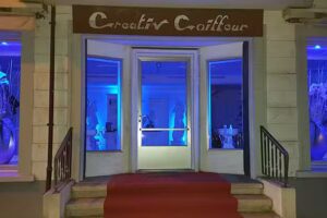 Coiffeur cr&eacute;atif
