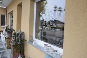 Pezzo unico espo parrucchiere e atelier