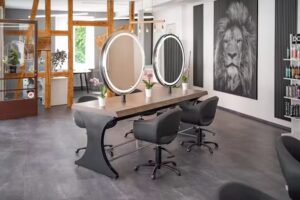 Renomm&eacute;e des cheveux et des ongles