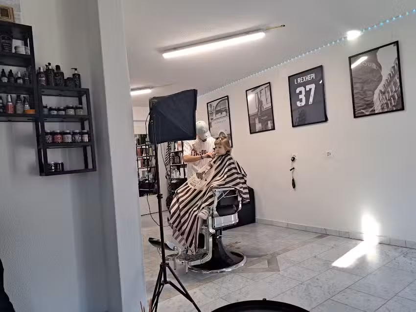 GONIS BARBERSHOP
