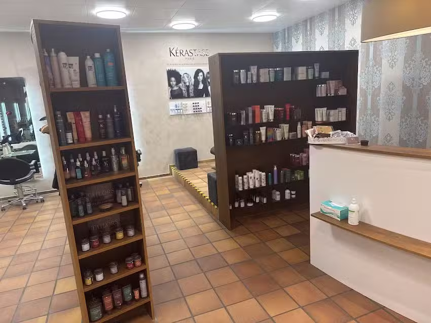 Haaratelier by Sara Omura