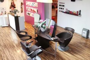 D&Eacute;P&Ocirc;T DE CHEVEUX Solothurn