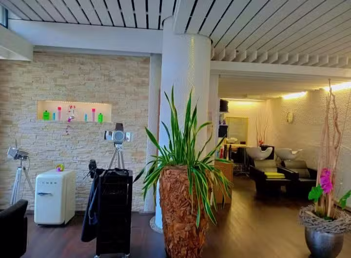 HAIR VISION AND MORE by Yvonne