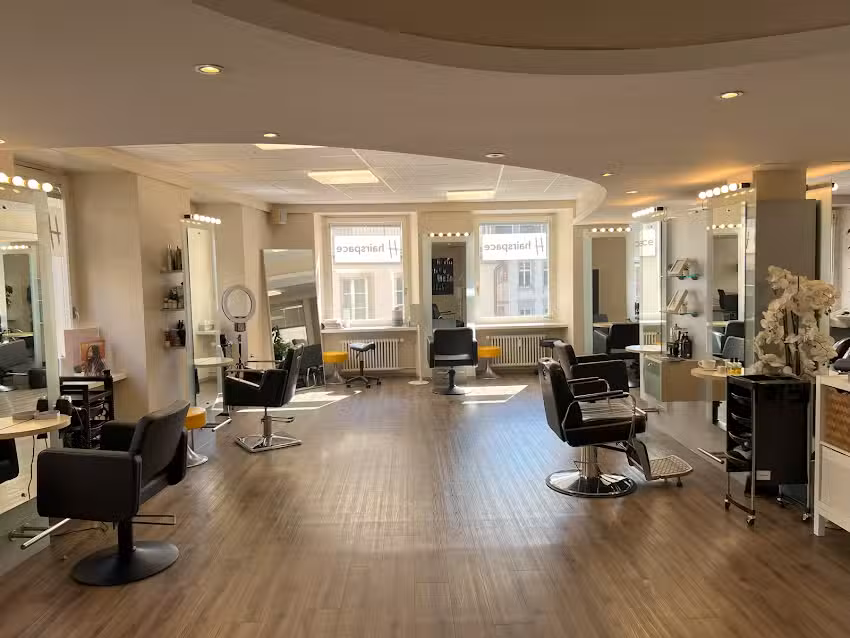 Hairspace &ndash; Parrucchiere / Salone di bellezza