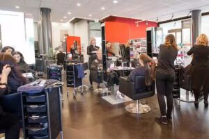 BO&Icirc;TIER DE T&Ecirc;TE