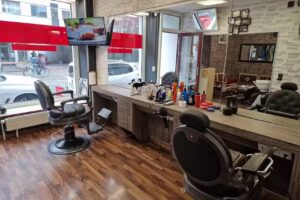 Salon de coiffure pour hommes B&uuml;lent &ndash; B&acirc;le