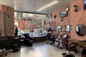 Acconciatura da barbiere innamorata