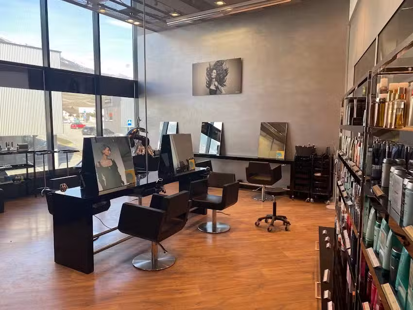 INITIAL hair essentials &ndash; Coiffeur Conthey