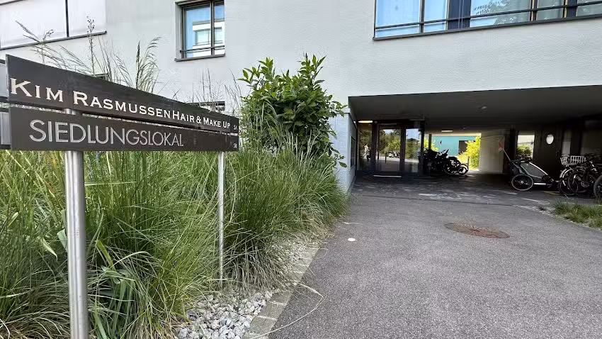 Kim Rasmussen Hair & MakeUp