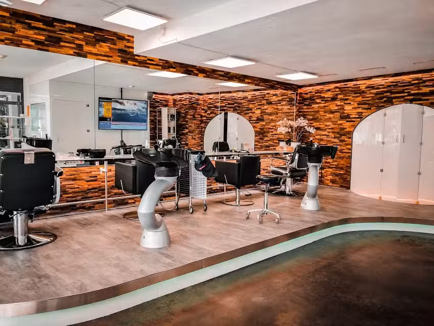 Lattuga &ndash; Il parrucchiere alla moda a Sciaffusa