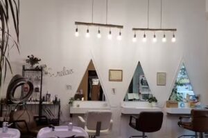 Le Cheveu Enchant&eacute;